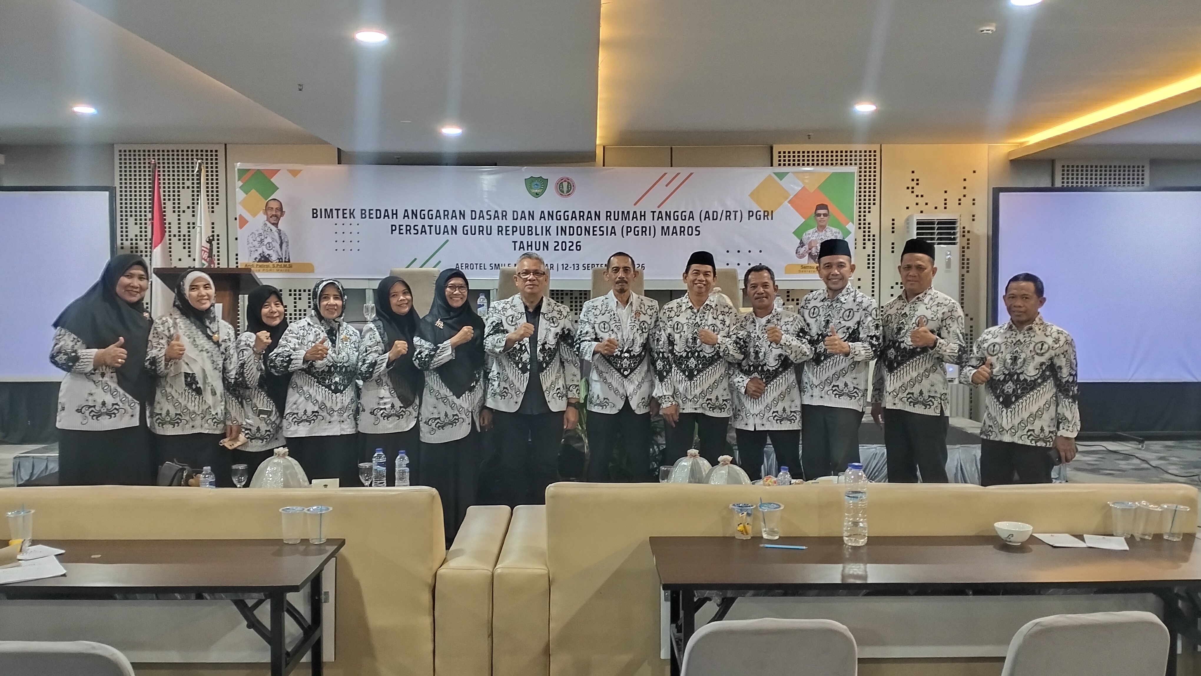 Tingkatkan Pemahaman Keorganisasian, PGRI Maros Gelar Bimtek Bedah AD/ART Dirangkaikan Pelantikan Pengurus YPLP
